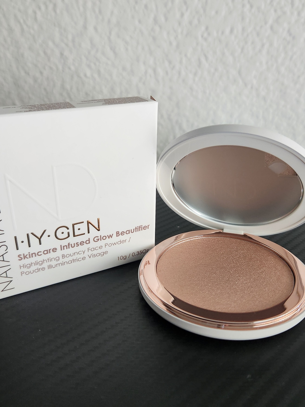 Natasha Denona I.IY.GEN Skincare Infused Glow Beautifier Highlighting Powder